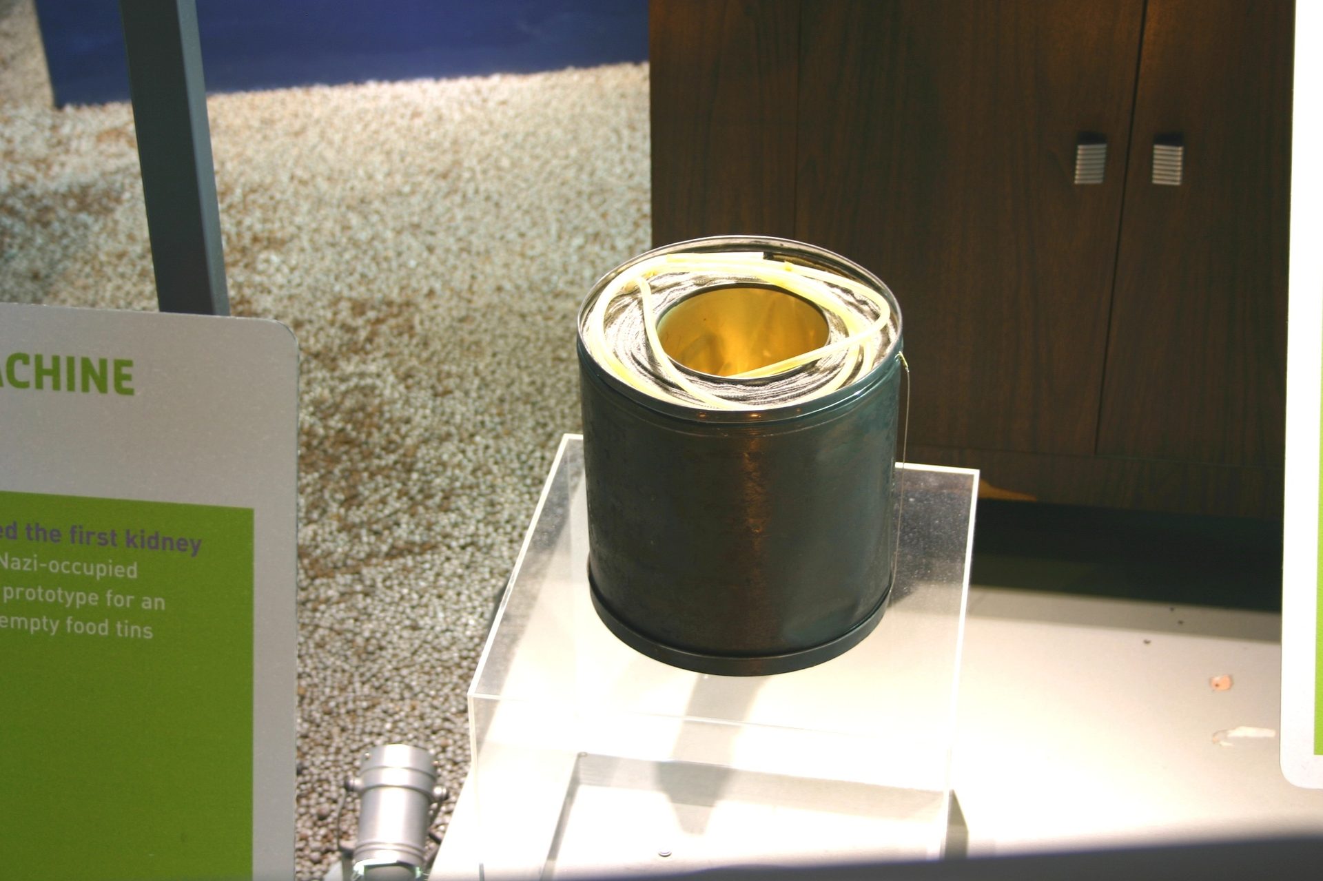 Prototype Kidney Dialyser, Science Museum, London.JPG